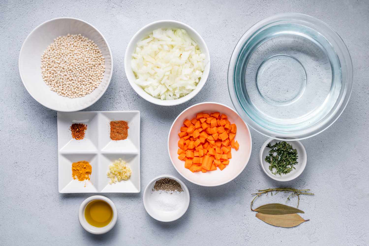 Ingredients to make toasted pasta soup