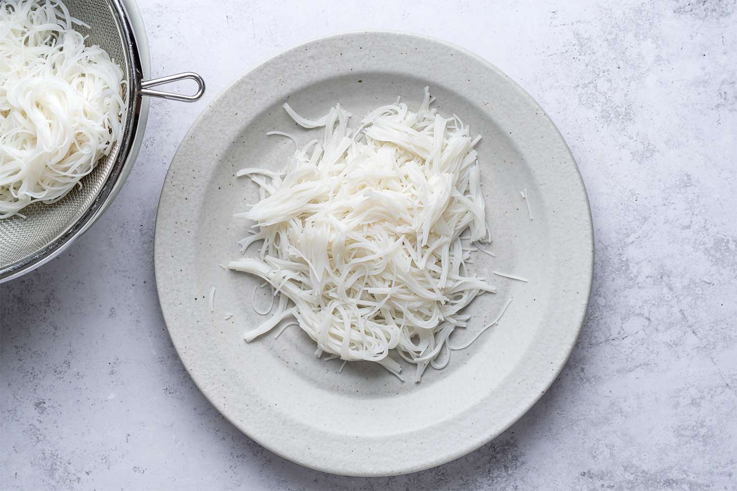 Rice noodles on a plate 