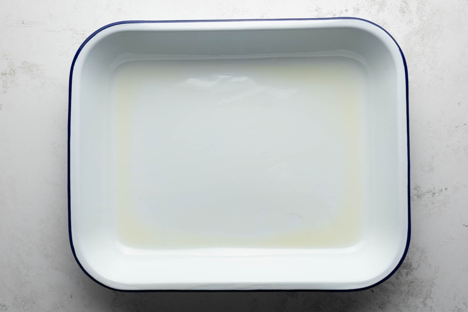 Baking dish with oil 