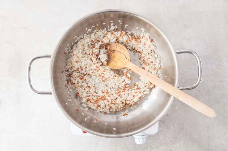 Sehriyeli Pilav: Turkish-Style Rice Pilaf With Orzo