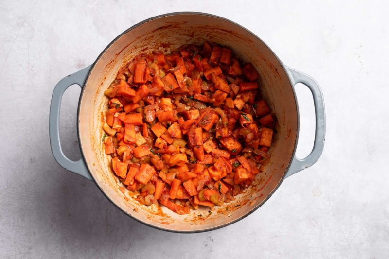 Vegan Veggie Tortellini Soup