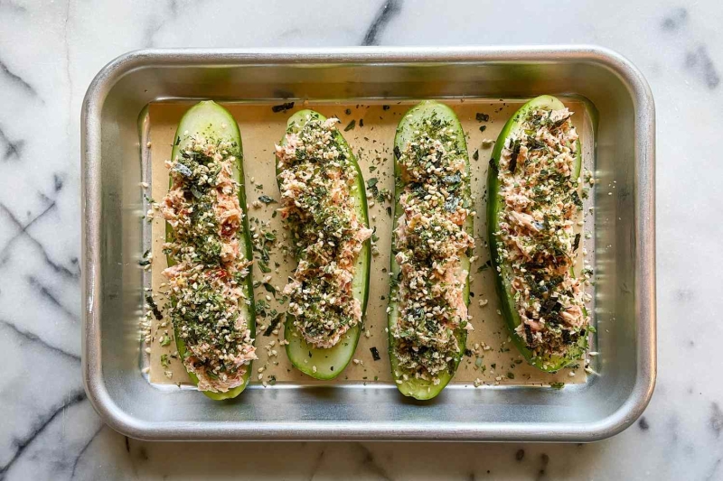 5-Ingredient Spicy Tuna Cucumbers