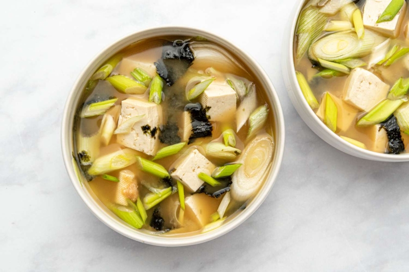 Easy Vegetarian Miso Soup